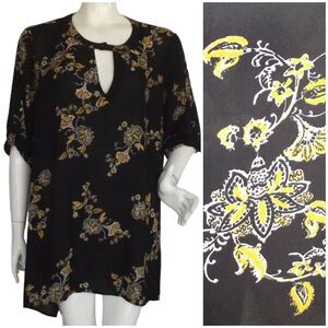 TORRID Top, 2/2X, Black/Yellow Floral, Tab sleeves, Cutout/Keyhole, Sharkbite